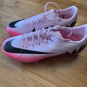 Nike Mercurial Vapor 15 Academy FG/MG M 8.5 Mad Brilliance Pack- Unworn with box